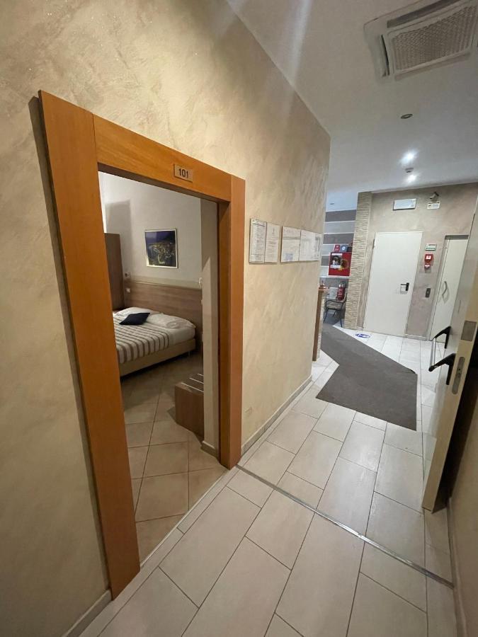 Hotel Montecarlo ميلان المظهر الخارجي الصورة